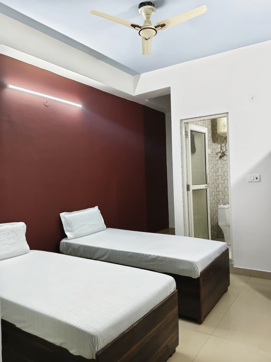Chaudhary Luxury PG photo 2