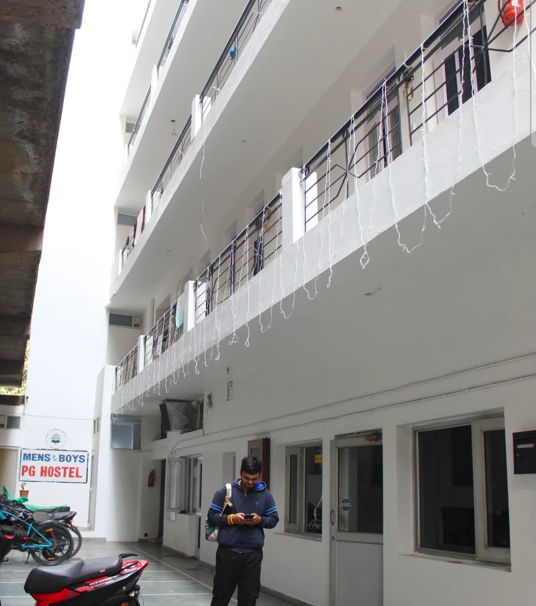 Mens and Boys PG Hostel photo 10