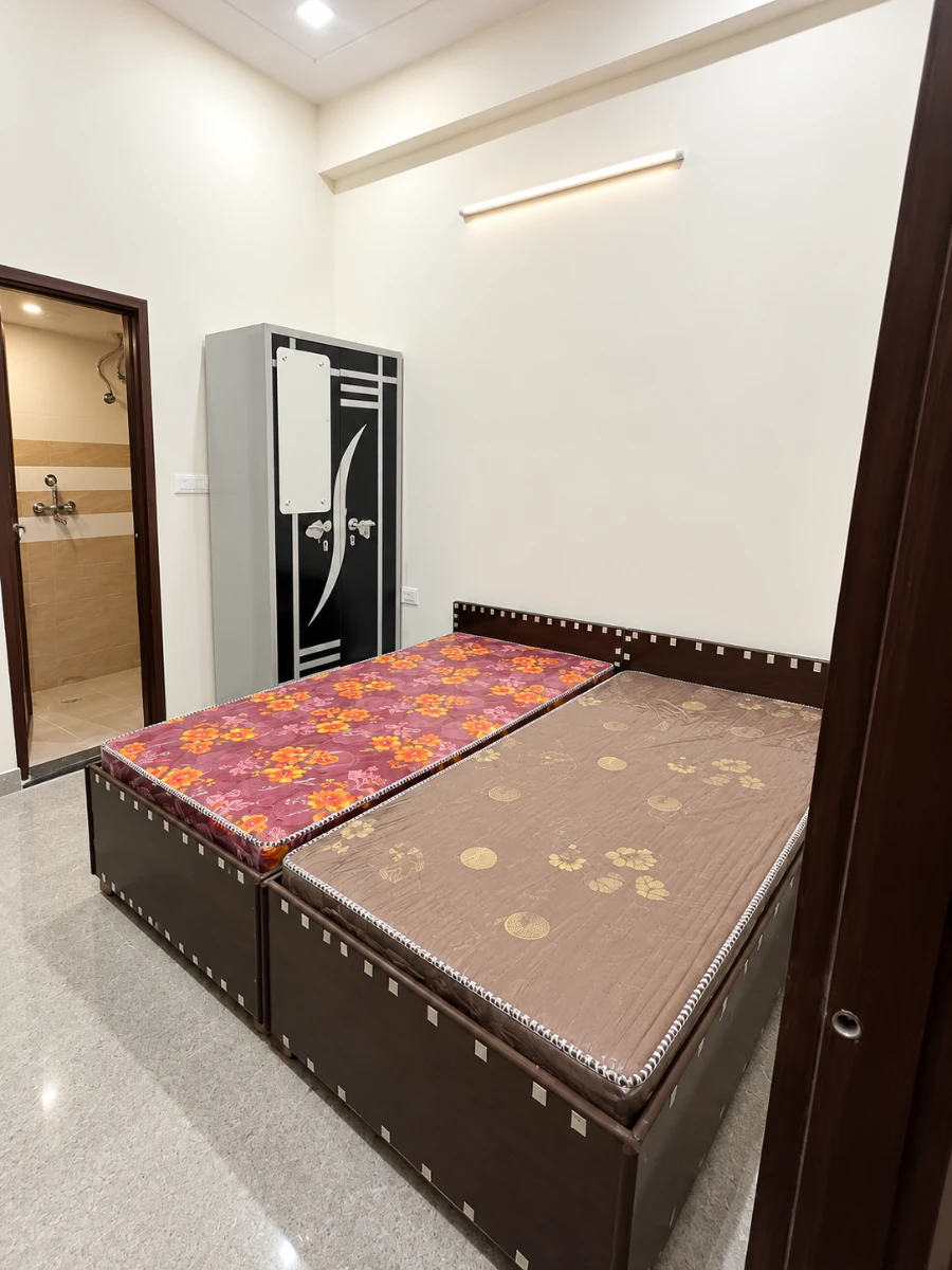 Khatu Shyam Luxury PG photo 5