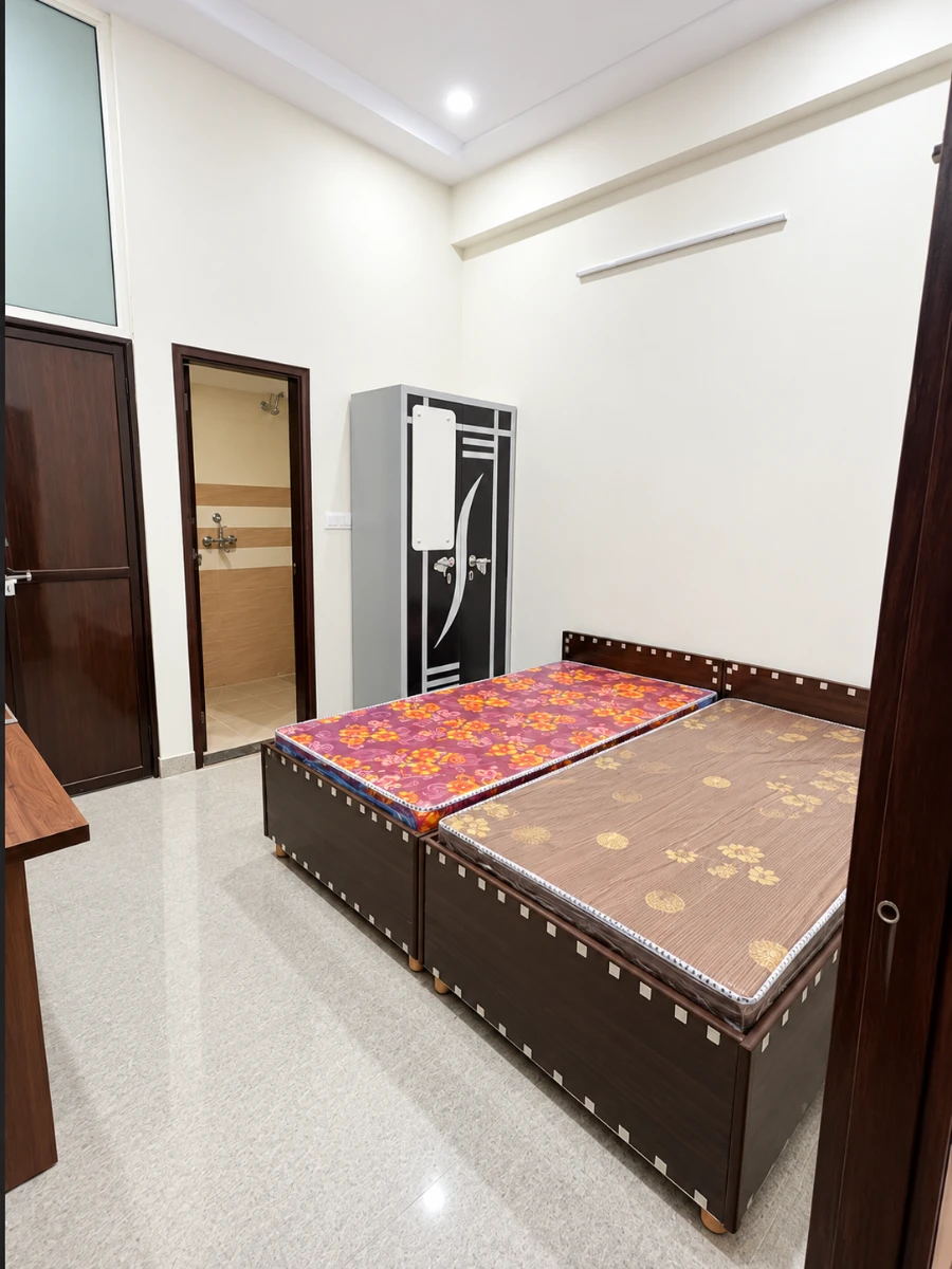 Khatu Shyam Luxury PG photo 6
