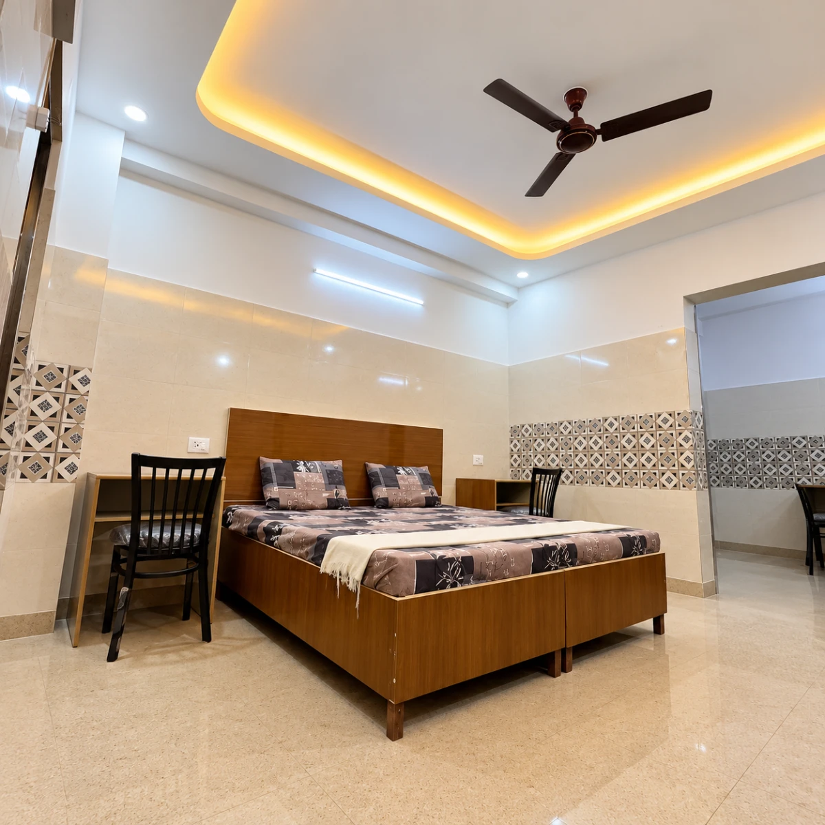 Anuj palace photo 4