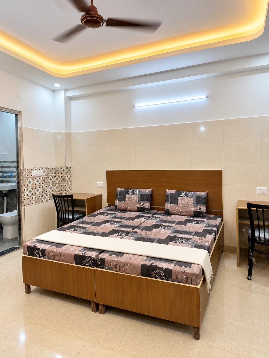 Anuj palace photo 1