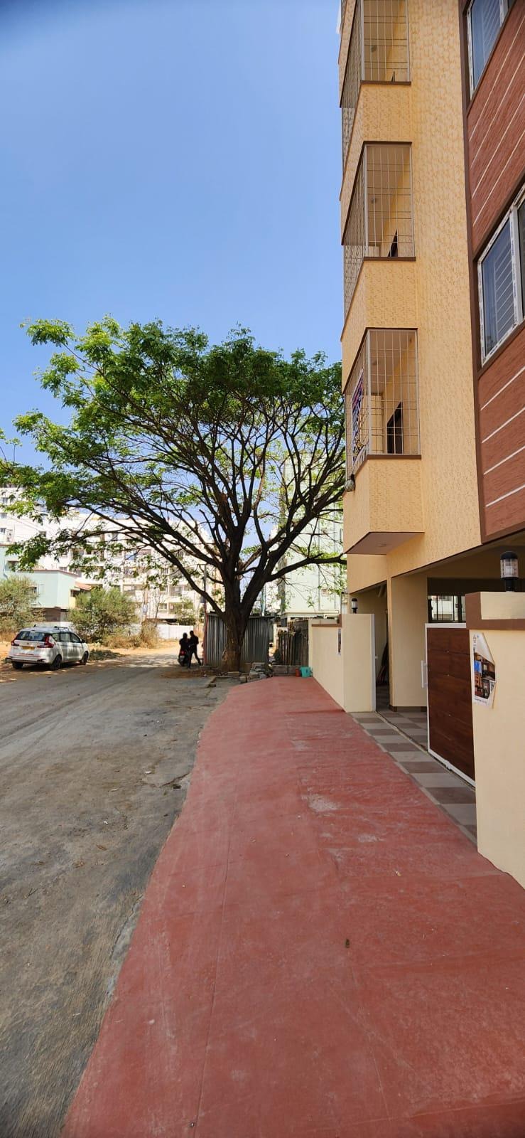 Surya Royal Platinum Luxury Flats Co Live photo 8
