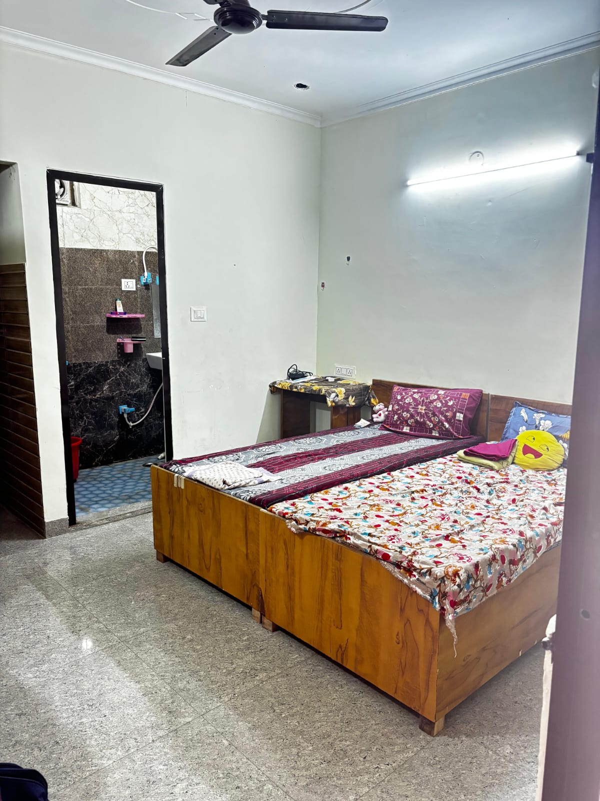 Guddu PG photo 9