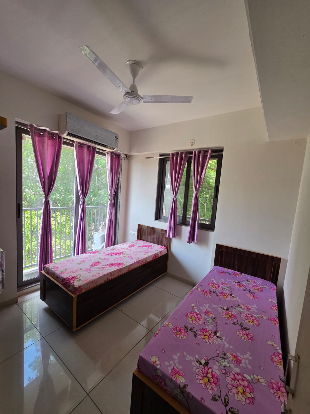 Titan House Luxurious Pg photo 2